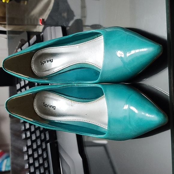 Turquoise Pumps - Picture 2 of 6